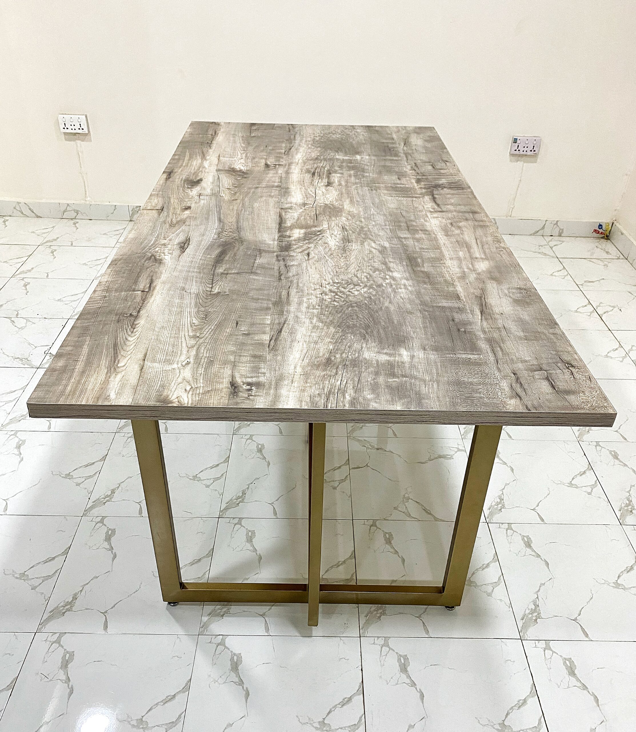 Tommy Table - SM0116F