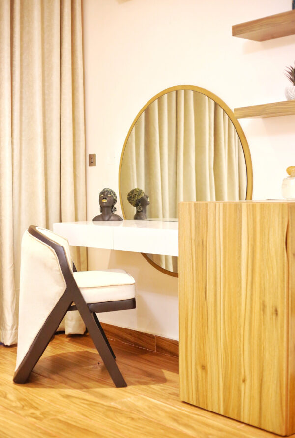 Bimpe Dresser