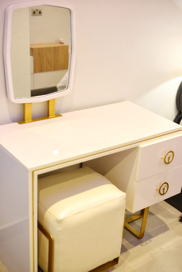 Binta Dresser