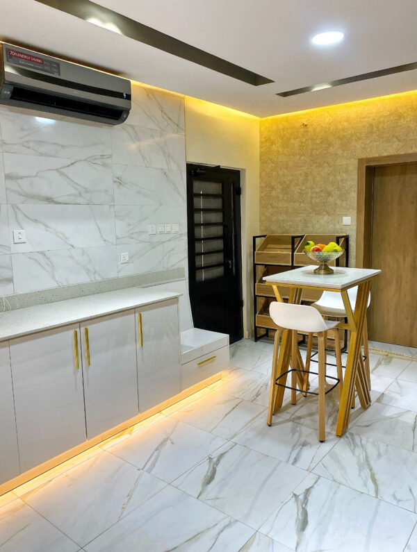 Anthony Fitted Kitchen - Image 3
