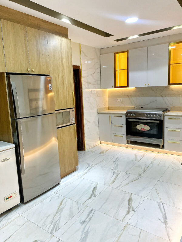 Anthony Fitted Kitchen - Image 4