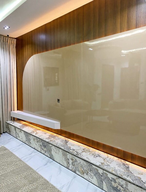 Grandeur Media unit Dimension: 17ft x 10ft