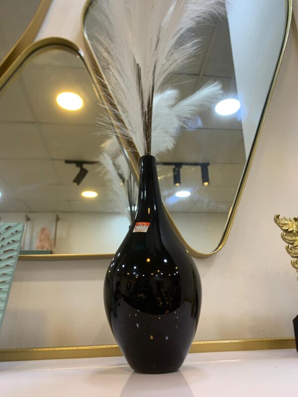 Black Vase & White Flower